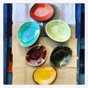Platos de pan gres