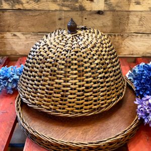 Quesera de rattan